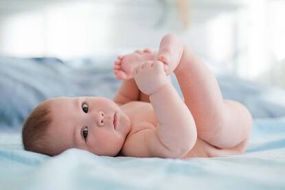 Comment soulager les symptômes du pieds-mains-bouche?